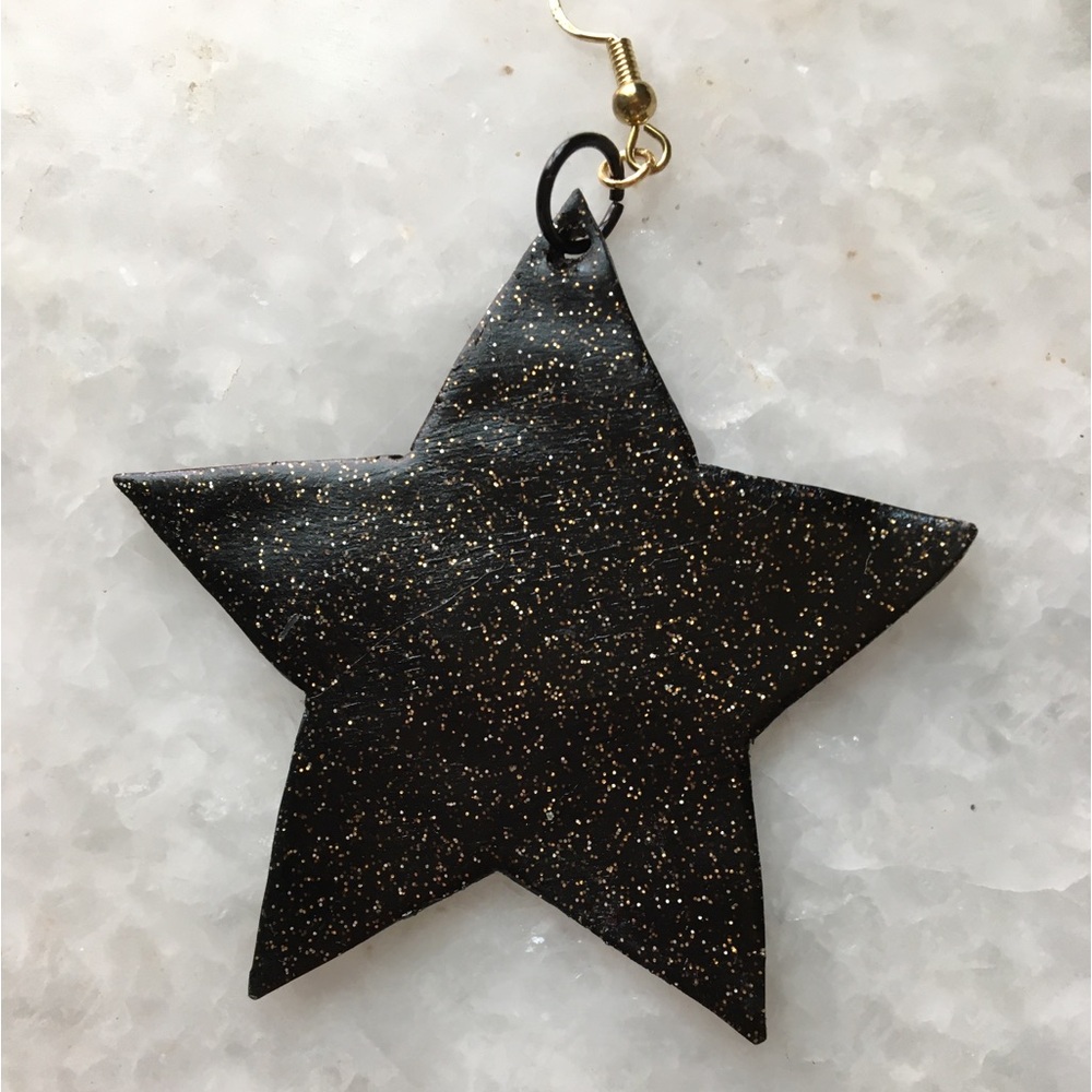Large Black Stars with gold glitter accents handcrafted statement earrings ✨⭐️🖤 - Picture 3 of 13